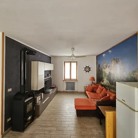 בית נופש Casa Dell'alpino *